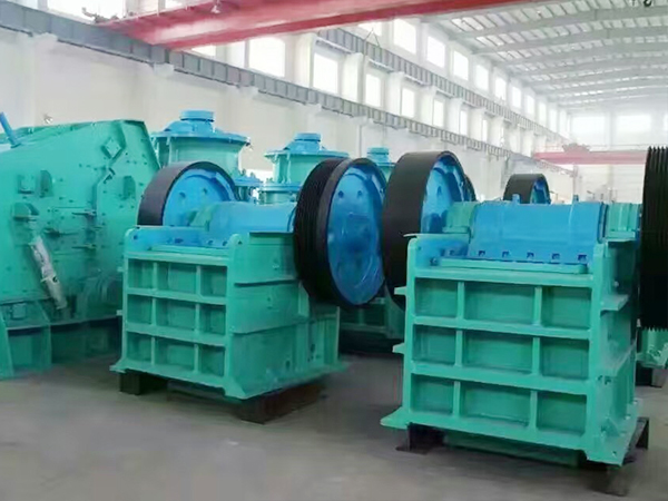 時(shí)產(chǎn)200噸的PE600*750顎式破碎機(jī)參數(shù)